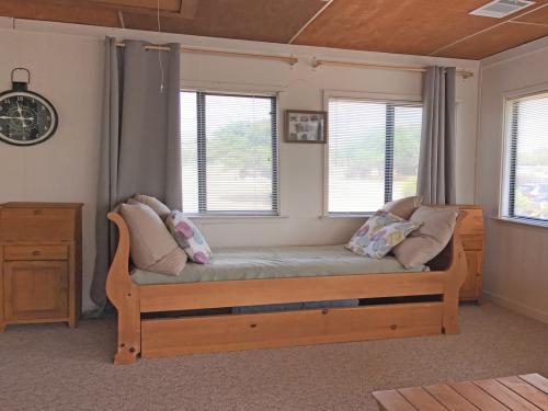 Hancock Lake Cottage - Bedroom