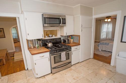 Hancock Cottage - Kitchen