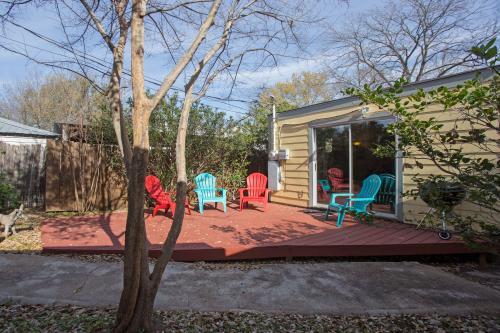 Hancock Cottage - Backyard