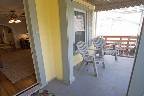 Hancock Cottage - Porch