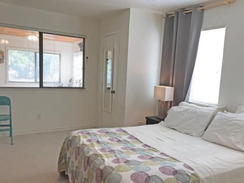 Hancock Lake Cottage - Bedroom