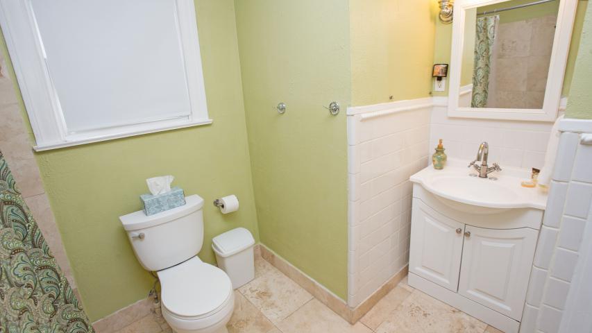 Hancock Cottage - Bathroom