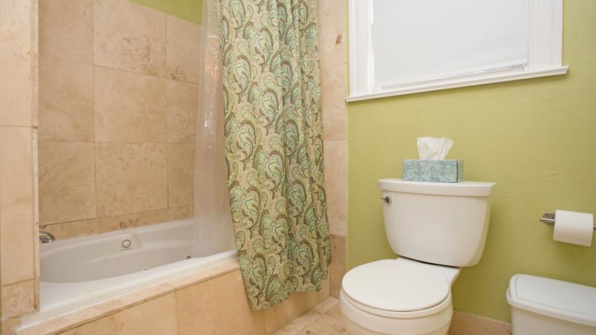 Hancock Cottage - Bathroom
