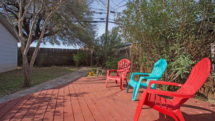 Hancock Cottage - Backyard