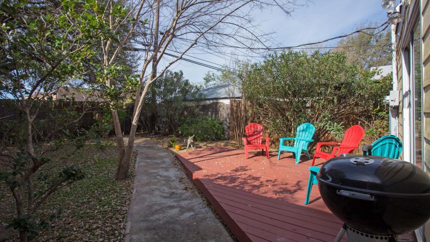 Hancock Cottage - Backyard