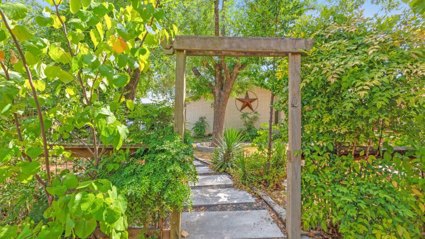 Hancock Ranch House central Austin real estate rental.