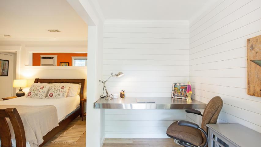 Hancock Petite Suite rental Austin Texas. Hancock Cottages rentals and Nation Holdings real estate.