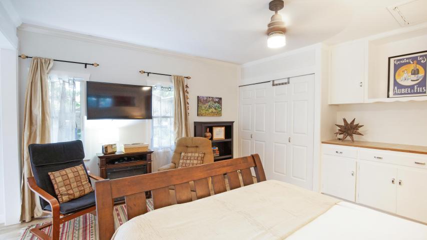 Hancock Petite Suite rental Austin Texas. Hancock Cottages rentals and Nation Holdings real estate.