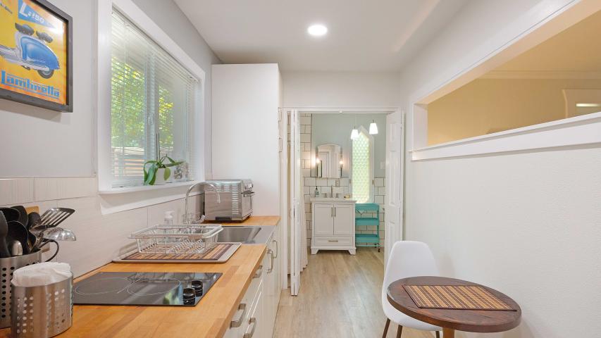 Hancock Petite Suite rental Austin Texas. Hancock Cottages rentals and Nation Holdings real estate.