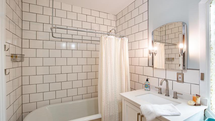 Hancock Petite Suite rental Austin Texas. Hancock Cottages rentals and Nation Holdings real estate.