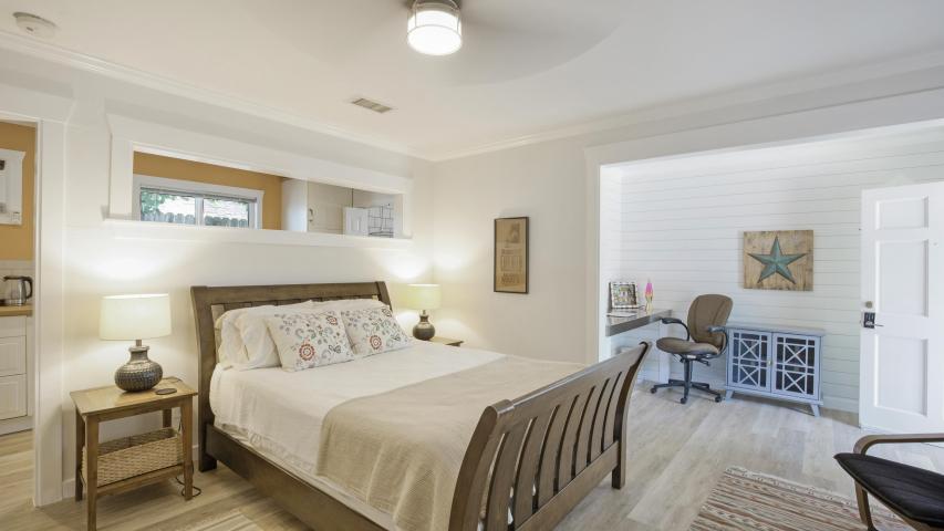 Hancock Petite Suite rental Austin Texas. Hancock Cottages rentals and Nation Holdings real estate.